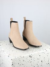 Load image into Gallery viewer, CHELSEA BOOTS | LMLIESA | TAUPE | SIZE 41-47